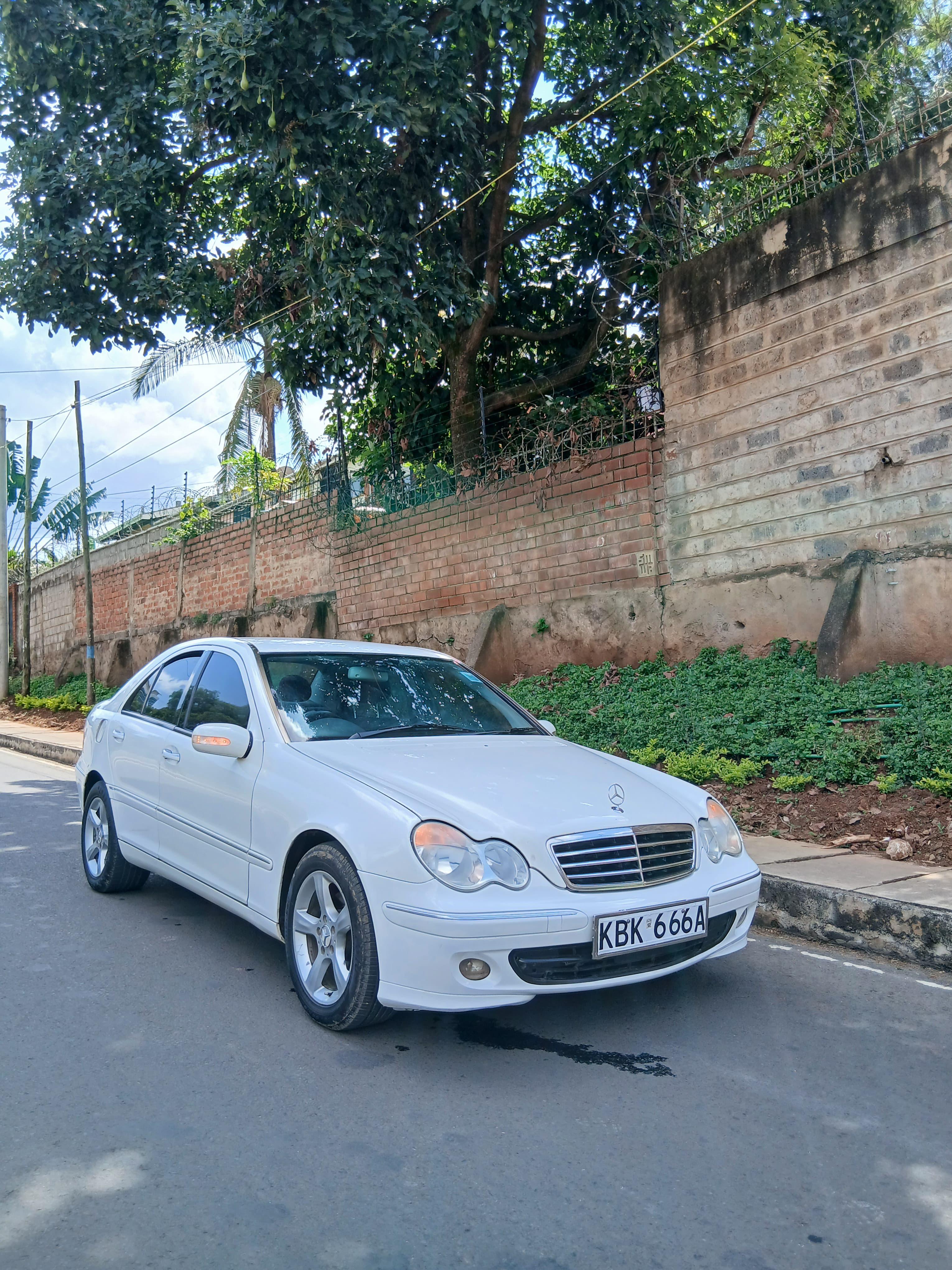 Mercedes Benz - Interior