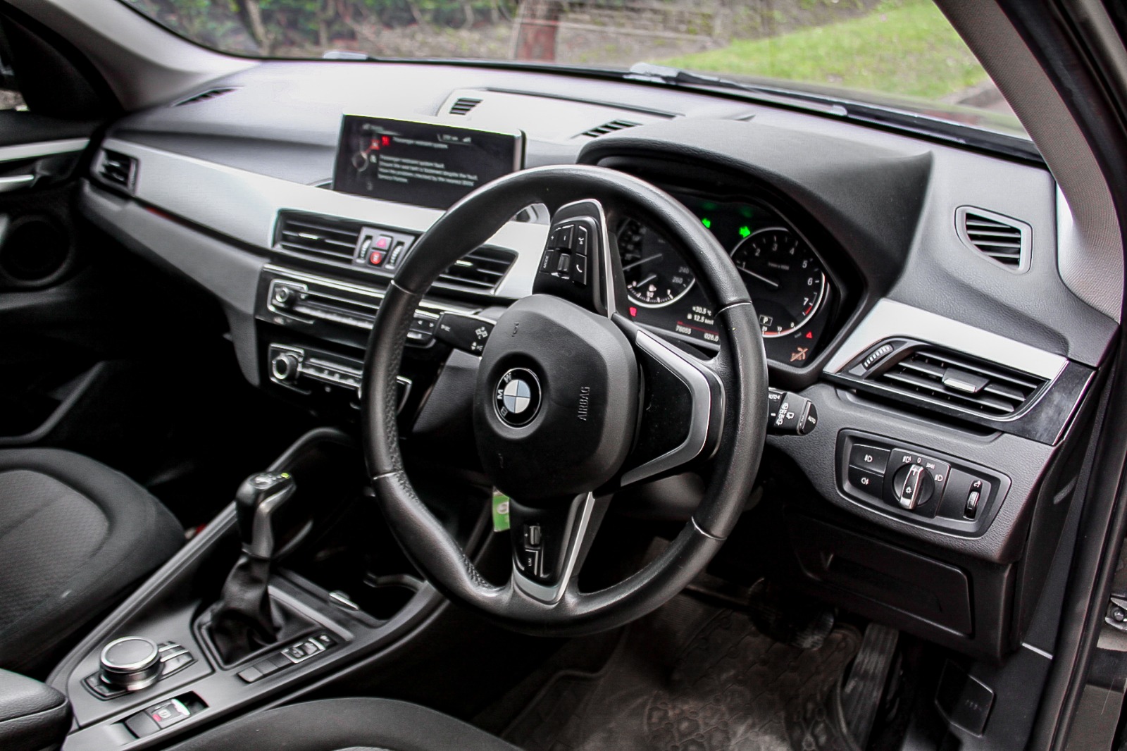 Mercedes Benz S-Class - Side View